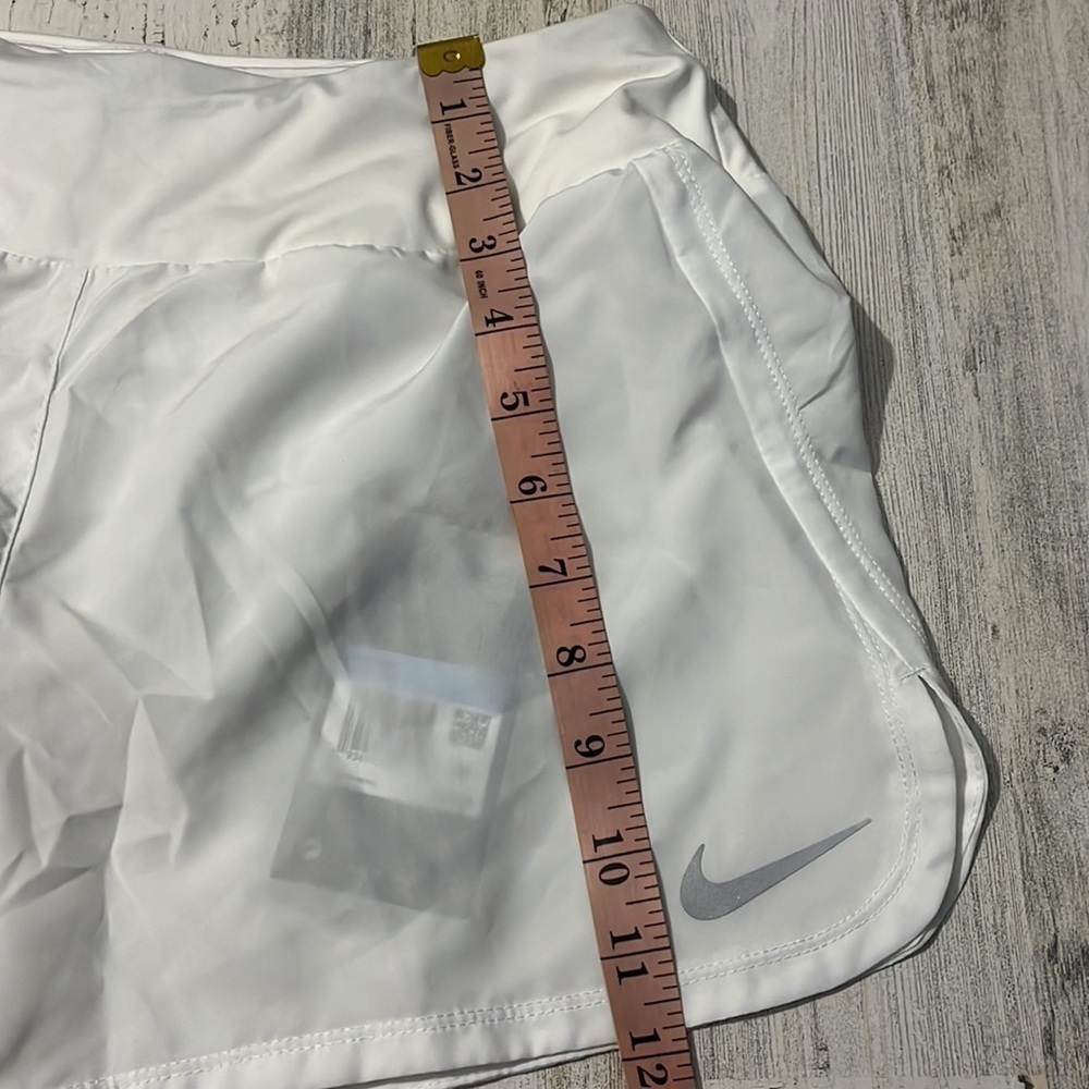 Nike dri-fit white shorts size M. New - Picture 7 of 8